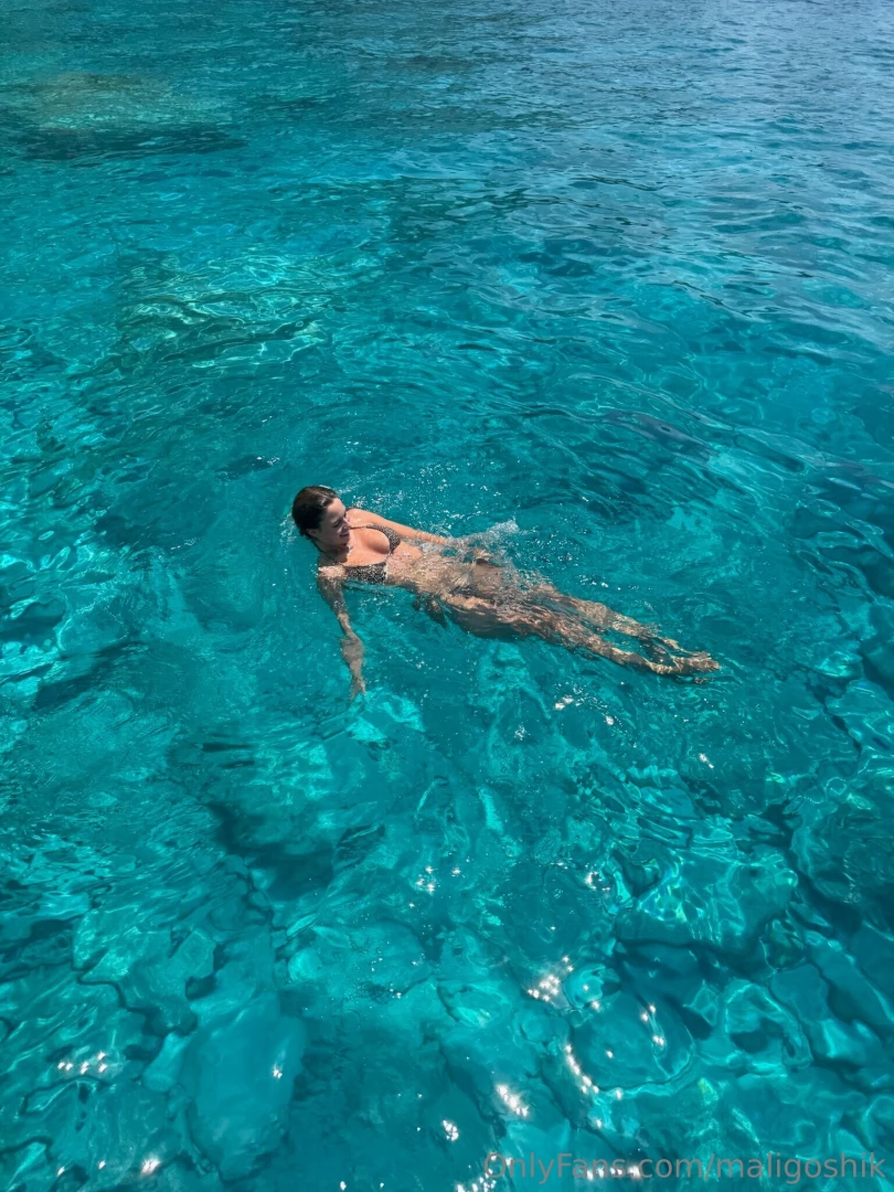 Finding my inner mermaid in this blue water part 1 
