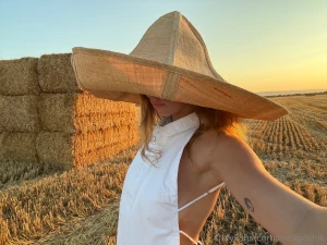 That sunset wasn t the hottest thing in this field