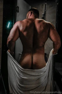 Would you guys like me to post photosets on the wall or not i have part 1