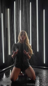 Oh i am so wet what do you think about this photo session