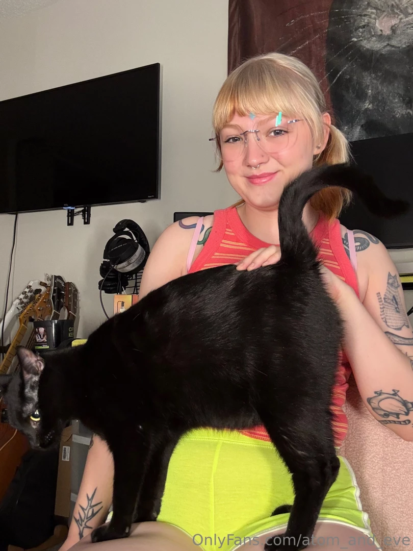 For some reason my cats always seem to know when i m trying to take 