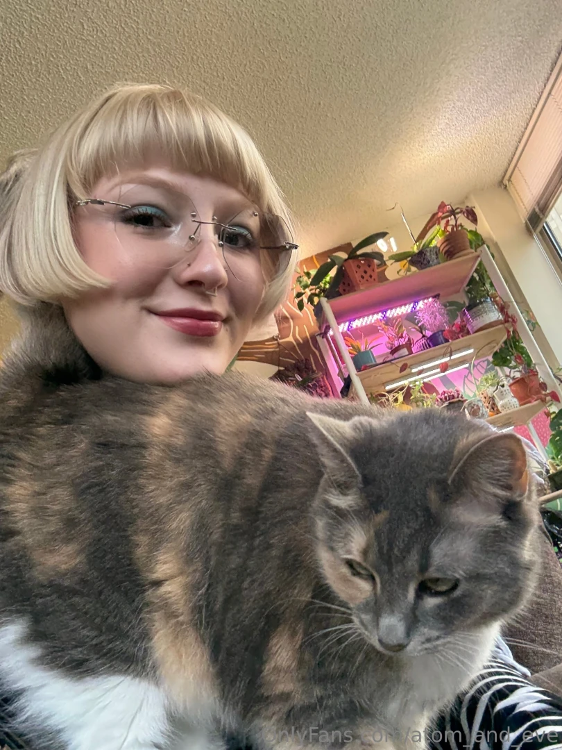Cibo says to join my livestream in 45 minutes i ll be streaming for 