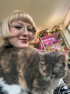 Cibo says to join my livestream in 45 minutes i ll be streaming for