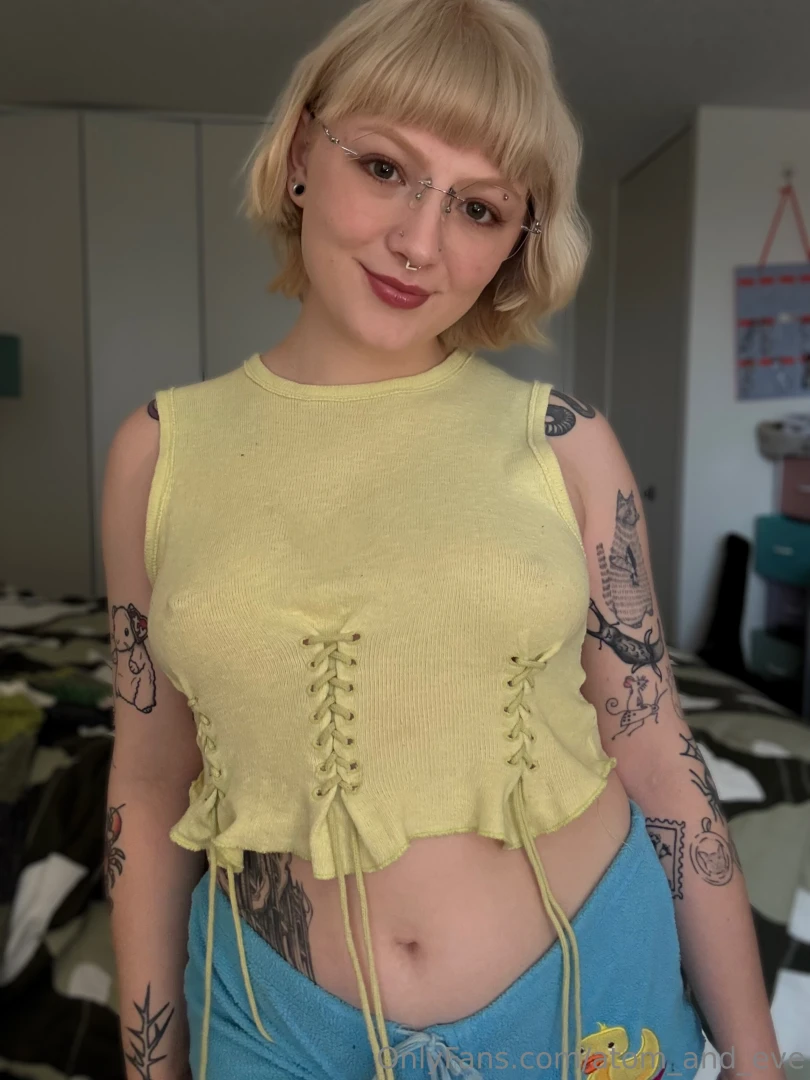 Good morning babe i m feeling a little frisky today wanna have some 