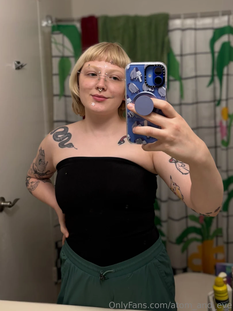 Ooh watch out my posture is about to be sexyyyy i got a back brace lol 