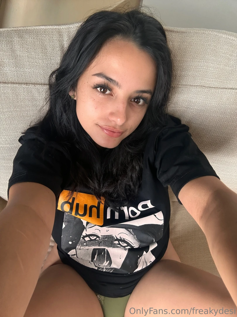 I m your naughty waifu 