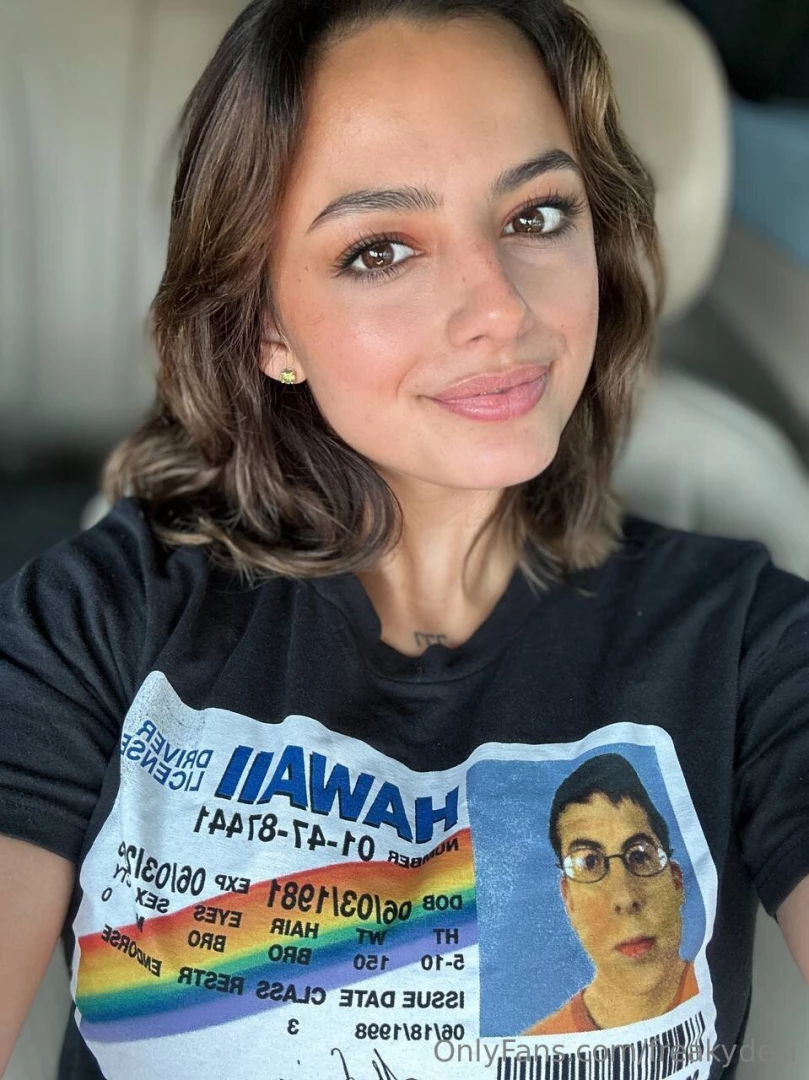 Who recognizes the movie on my shirt 
