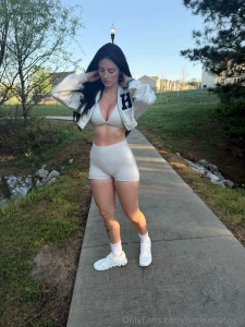 You caught me on my daily hot girl walk part 1