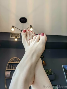 Freshly painted enjoy it while it lasts i never paint my toes deep part 1