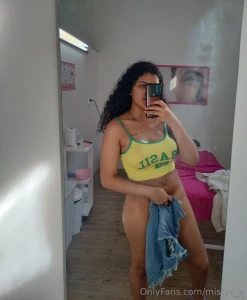 I came to shave my pussy and my ass do you want to see how it turned