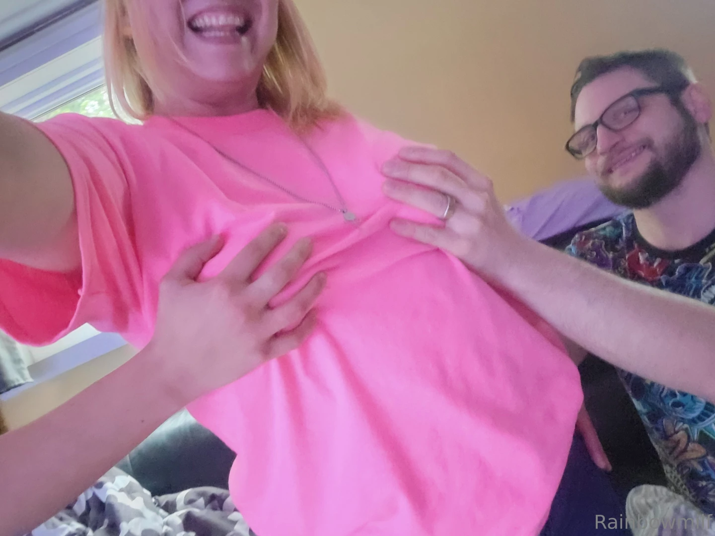 I need to eat pussy and suck dick back and forth back and forth back 