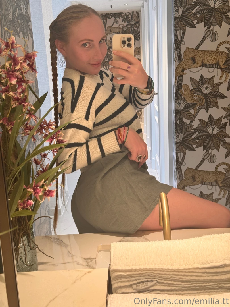 Playful and sassy that s how i feel how do you see me 