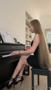 Every note created by the gentle touch of the fingers fills the space