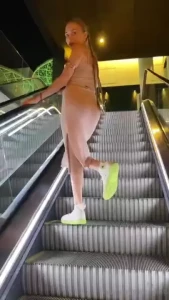 I love big malls and can walk there for hours what are your favorite