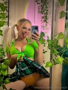 Eighteen year old influencer makes tik toks naked barbiejohnson is part 338