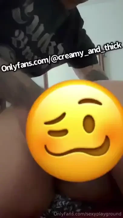 Creamy_and_thick loves it when you finger her pussy and ass 