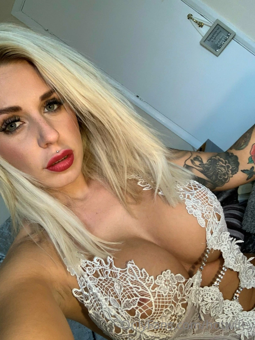 I ve been a very naughty girl daddy go check your dms xx 