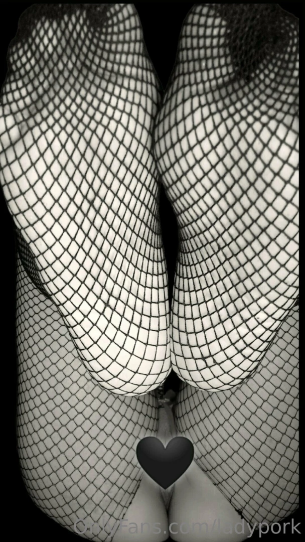 Ho voglia di schiacciare qualcuno con i miei piedi 