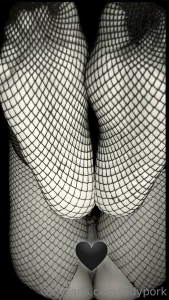 Ho voglia di schiacciare qualcuno con i miei piedi