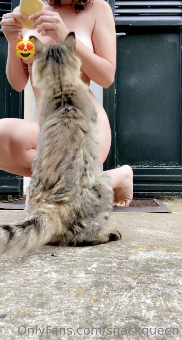 Just a cute nude video of me and this kitty friend i made during my 