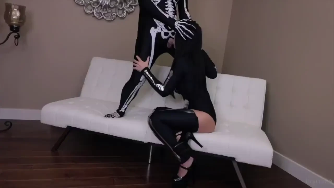 Happy halloweenkies babes i plan on scaring the bejesus out of 