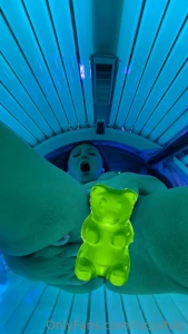 I took advantage of the extra 10 mins i had today in the tanning to