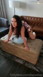 Check your inboxes to view this very hot quickie in the hotel room