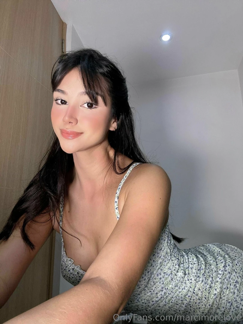 I ll let u take a peek under the dress 