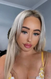 Follow my hot friend for free https onlyfans com chloeflood c51