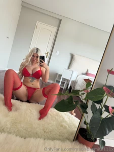I reply to all dms on my vip page come slide into mine and let me show