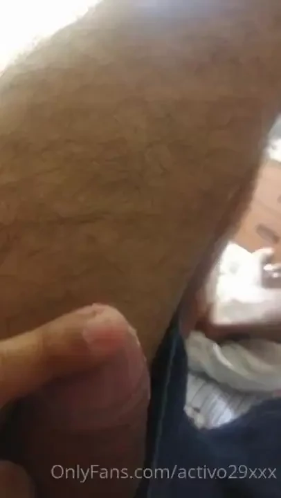 Tengo la verga toda babosita rico una boquita y una lengua que me 