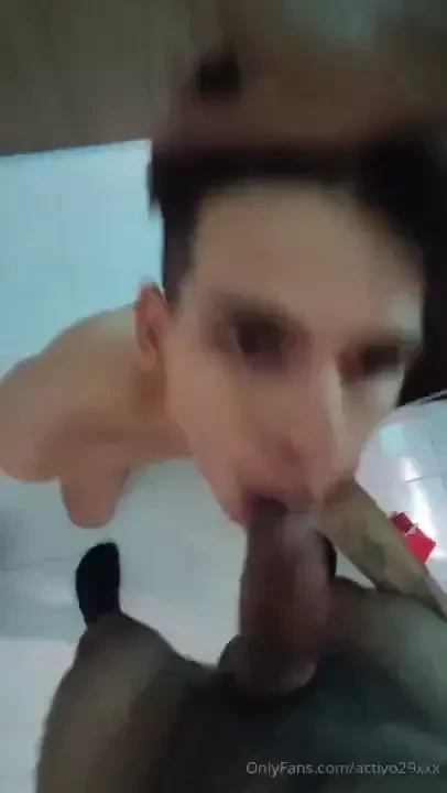 Que rico este putito un joven delicioso sumiso y bn perra al tener mi 