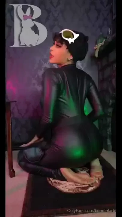 Just posted my catwoman nude video set omgggg the whip in action part 7 