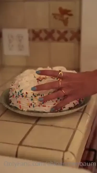 About to get wild with this cake u know where its going 