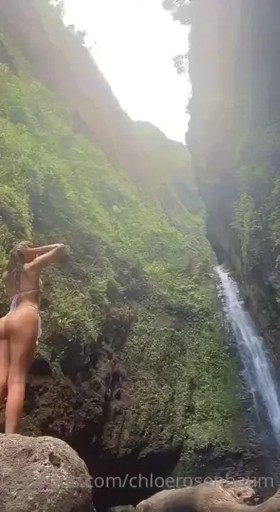 Who said dont go chasing waterfalls cuz thats all i wanna do 