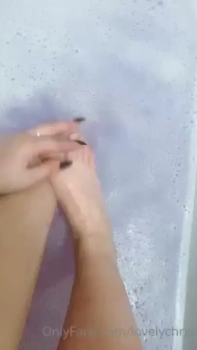 Do u like my cute small feet 