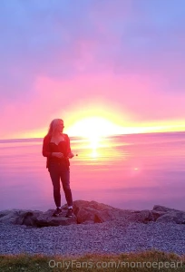 I this picture beautiful sunset and i got my lollipop