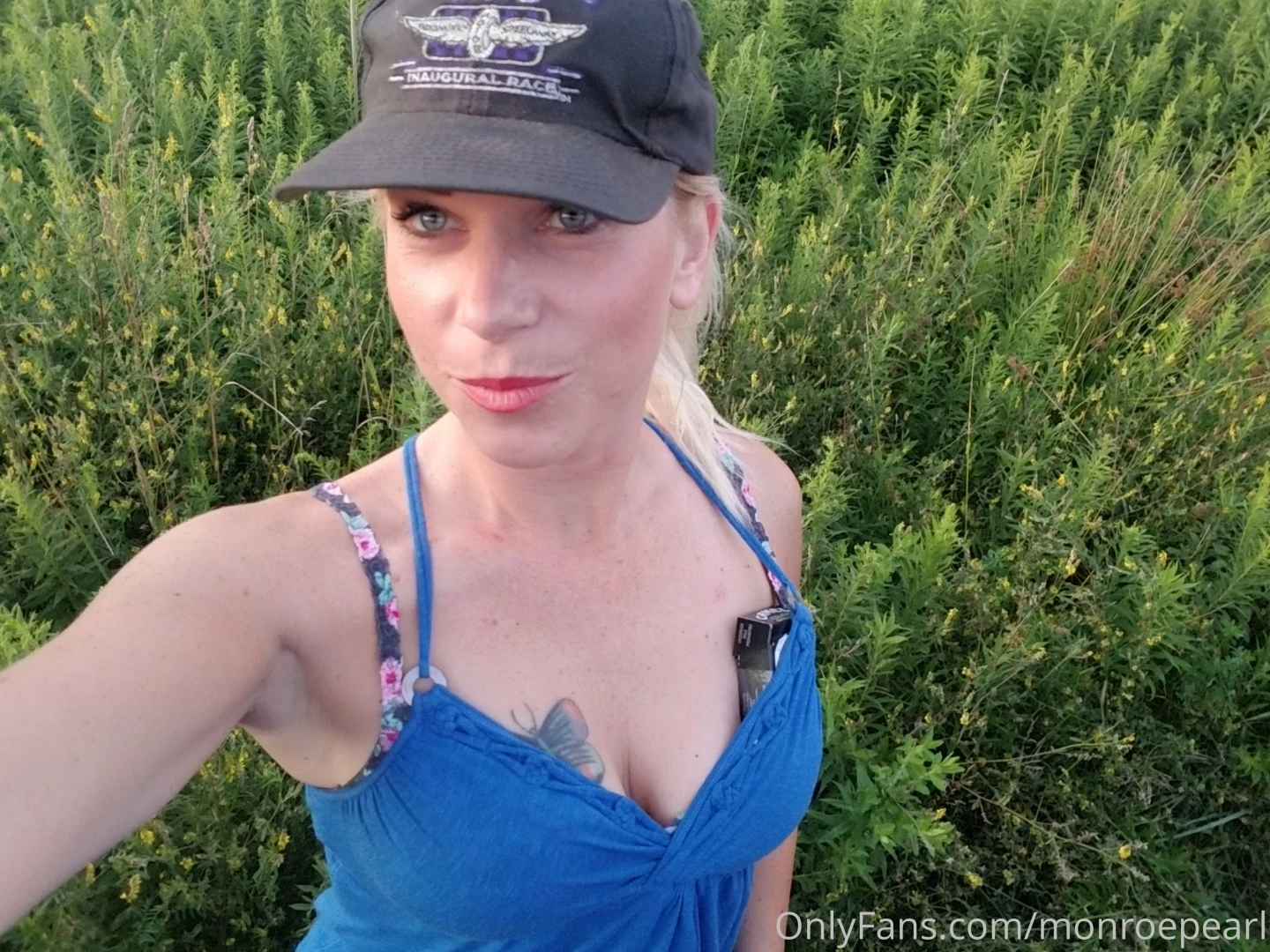 Went out picking blackberries living the country life 