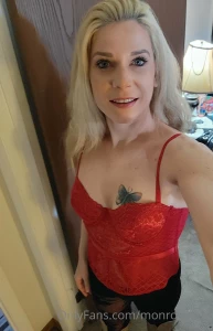 Hi lover i need my sweet pussy licked mmmm i want to cum all over your