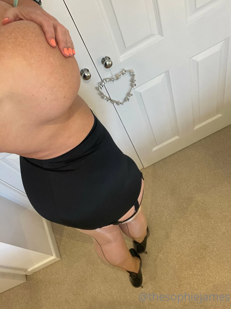 Full contrast black and nude fully fashioned seamed nylons with a part 2 