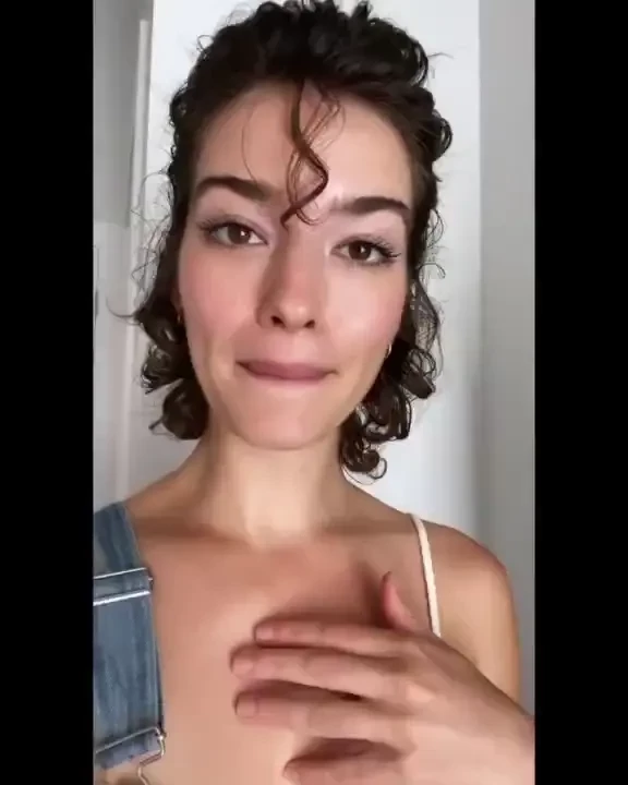 Im back thank you all for being so patient while i was on my travels 