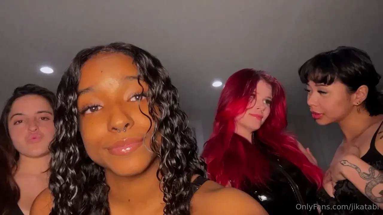 G g g g collab coming soon bdsm-themed and lots of assssssss 