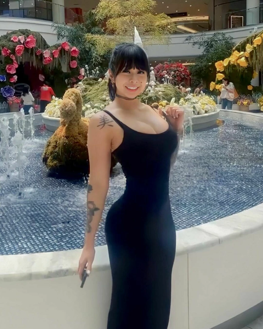 The chokehold this dress has on me 