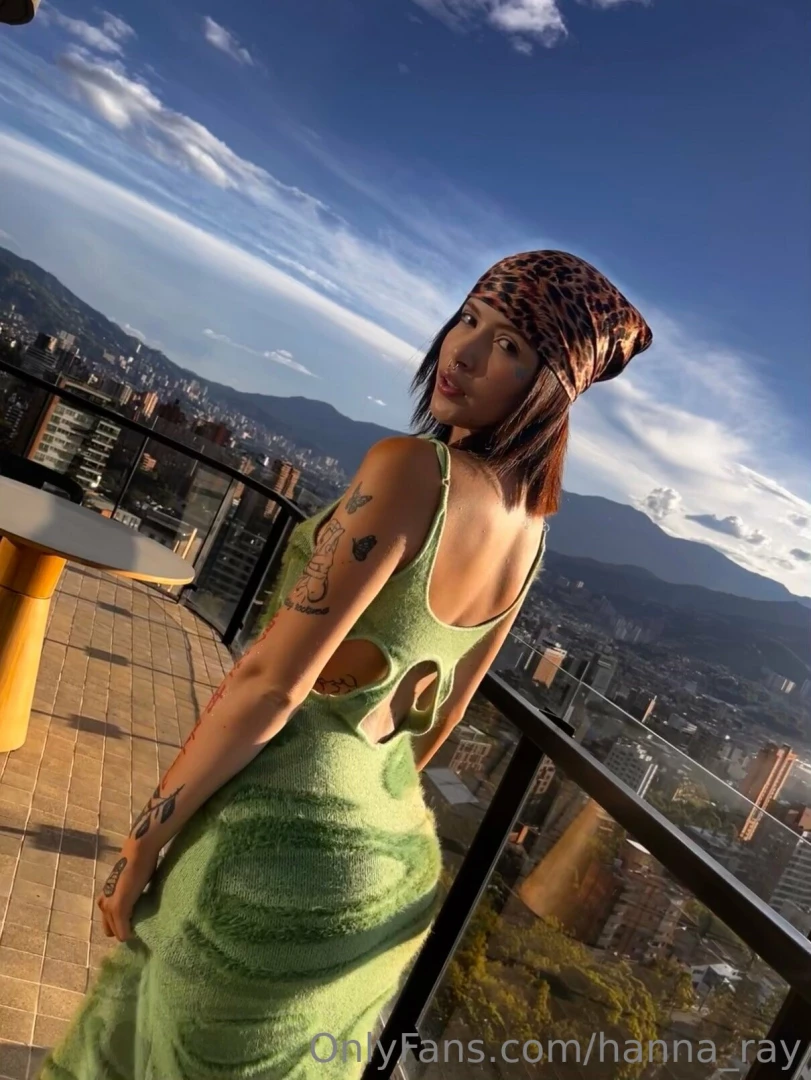 Green definitely suits me very well i hope i am your favorite color 