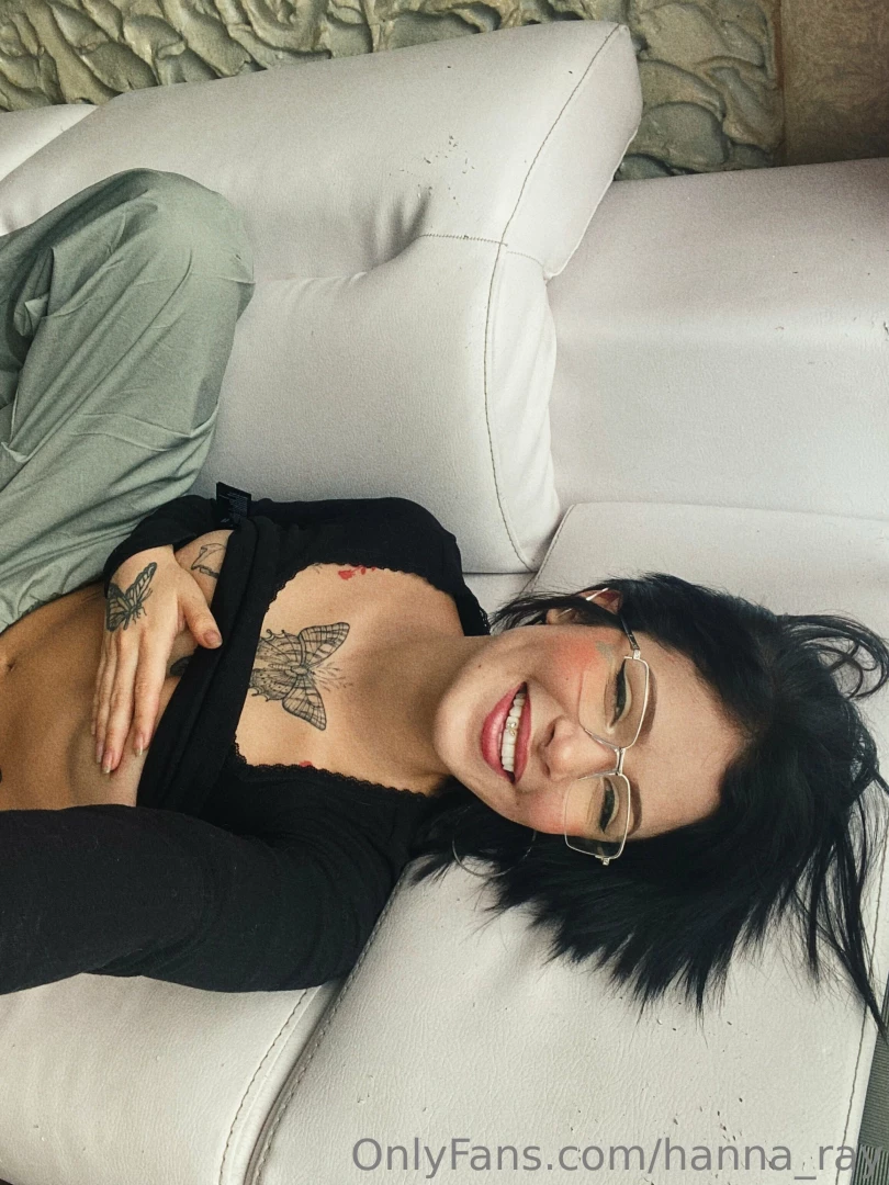 Get to know me more i m your girl but i m not your therapist 