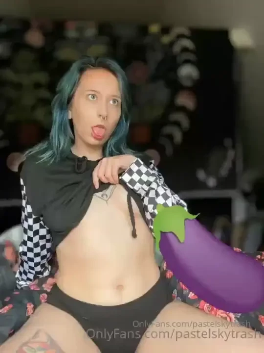 I wanna try something new wanna see my pussy s reaction to your cock 