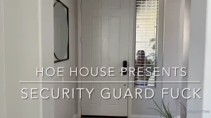 Security guard fuck hoe house secuirty shows up to a noise complain