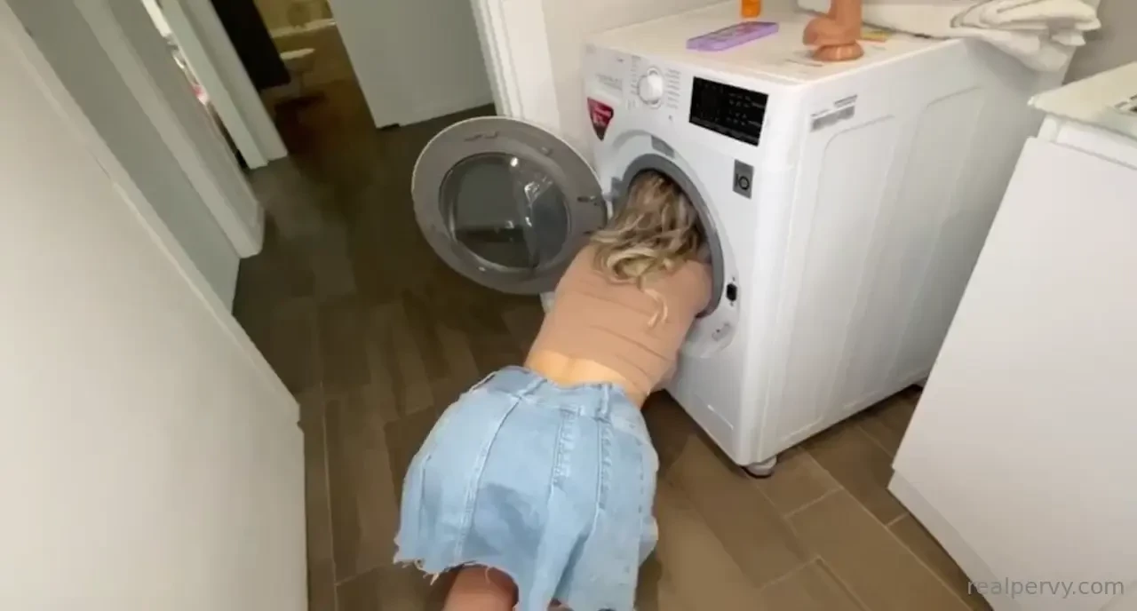 Mi sono incastrata nella lavatrice chiedendo aiuto a jaypapidreams 