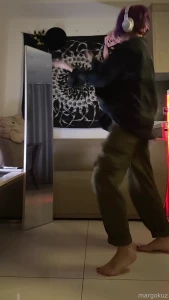 Rockstar fyp tiktok reel tomboy androgynous enby yoga nonbinary grunge
