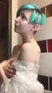 I wanted to renew my hair color and i finally did it do you like how